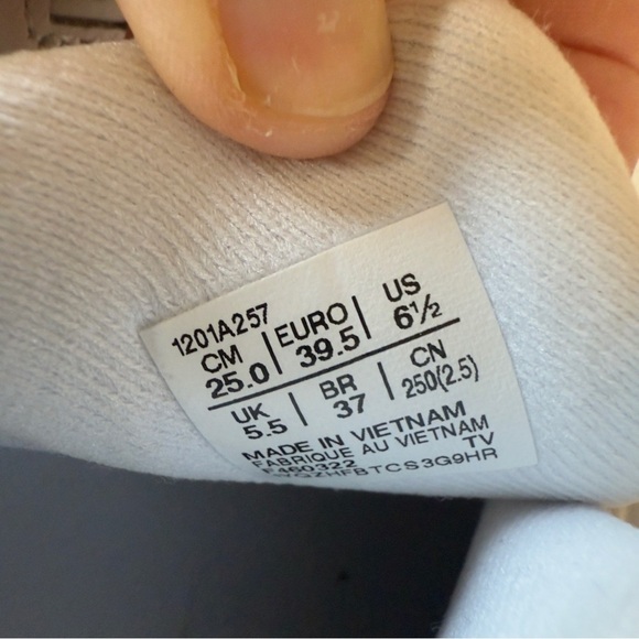 ASICS Gel-Lyte III sneakers in white Mens Size: 6.5
Women’s size: 8 - Picture 7 of 7